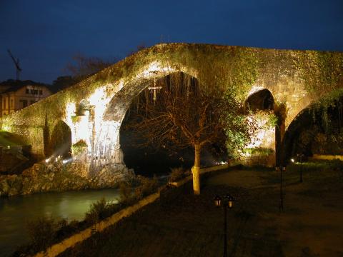 image Puente romano, Cangas de Onís, Asturias