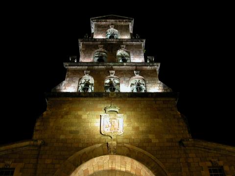 image Campanario de la Iglesia Parroquial, Cangas de Onís