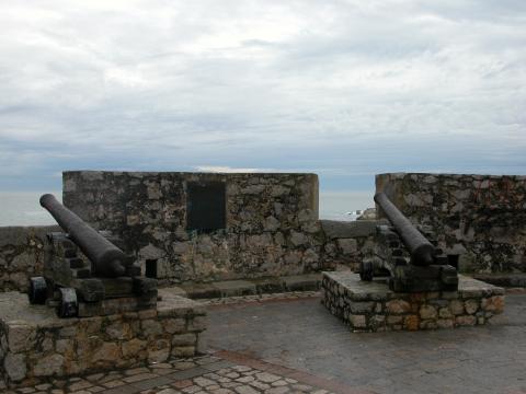 image Cañones en Llanes, Asturias