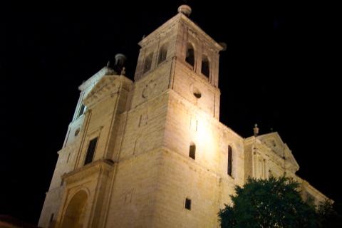 image Iglesia de Santiago Apóstol en Cigales, Valladolid
