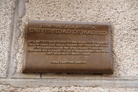 image Monumento a la Antigua Universidad, Madrid