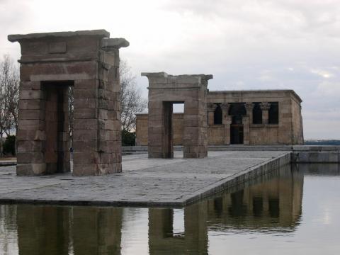 image Templo de Debod, Madrid