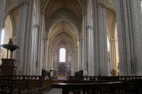 image Interior de Catedral de Saint-Pierre, Poitiers, Francia