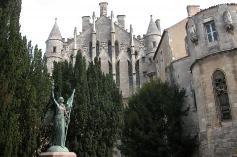 image Palacio de los Condes de Poitou y Duques de Aquitania, Poitiers, Francia