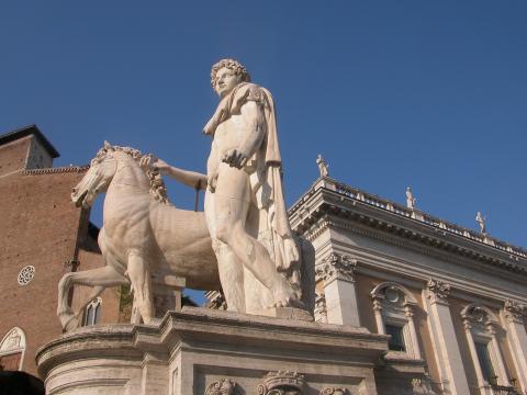 image Dioscuro a la entrada del Capitolio, Roma, Italia