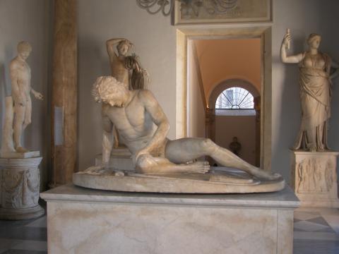 image Galo moribundo, Museos Capitolinos, Roma, Italia