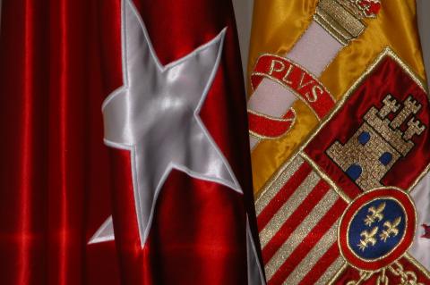 image Banderas de España y la Comunidad de Madrid
