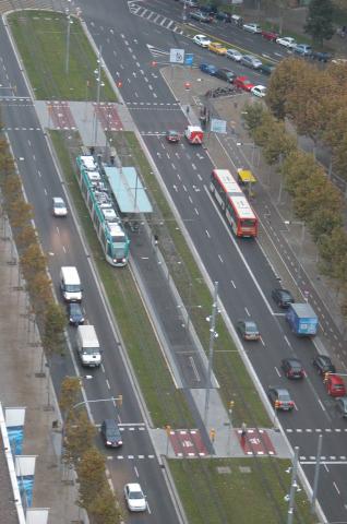 image Calle con tranvía