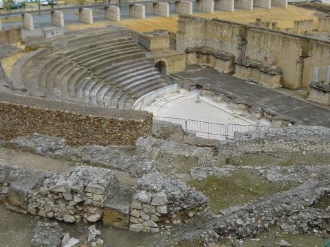 image Teatro romano, Ruinas de Itálica, Santiponce, Sevilla