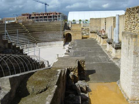 image Escenario del teatro romano, Ruinas de Itálica, Santiponce, Sevilla
