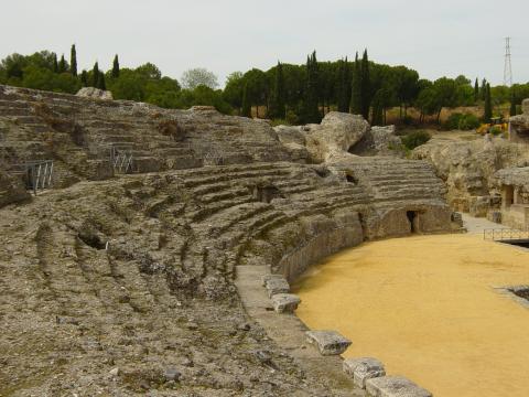 image Anfiteatro romano, Ruinas de Itálica, Santiponce, Sevilla