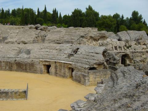 image Anfiteatro romano, Ruinas de Itálica, Santiponce, Sevilla