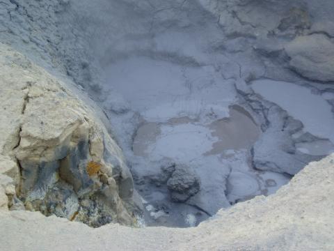 image Pozas de lodo en Hveravellir, Islandia