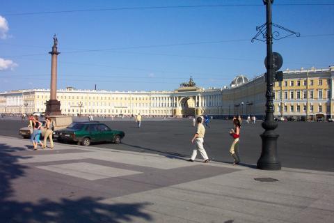 image Plaza del Palacio, San Petersburgo, Rusia