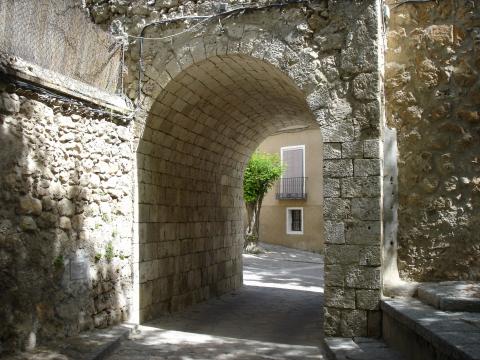 image Puerta de la muralla de Brihuega, Guadalajara