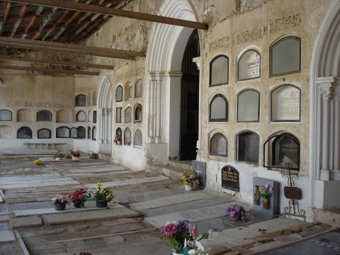 image Castillo y cementerio, Brihuega, Guadalajara