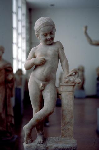 image Escultura griega, Museo de Atenas, Grecia