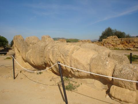 image Telamóm, Templo de Zeus, Agrigento, Sicilia