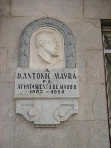 image Placa en conmemoración a Don Antonio Maura