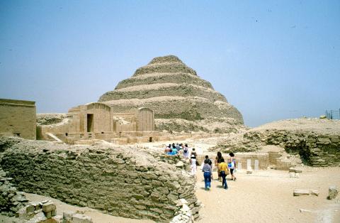 image Pirámide escalonada, Sakkara, Egipto