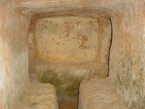 image Tumba de los cuatro departamentos, Necrópolis romana, Carmona, Sevilla