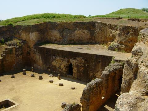 image Tumba de Servilia, Necrópolis romana, Carmona, Sevilla