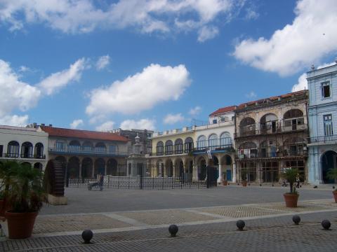 image Plaza Vieja, La Habana, Cuba
