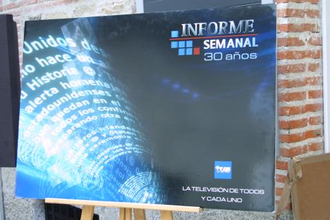 image Cartel conmemorativo