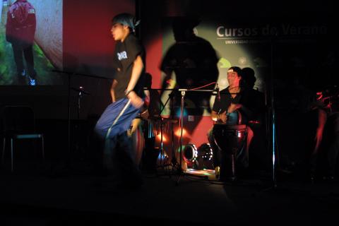 image Bailando break-dance