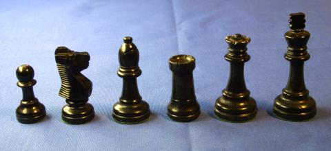 image Juego de fichas negras de ajedrez