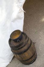 image Recreación de la Guerra de la Independencia en Segovia: Barril en el campamento de tropas españolas