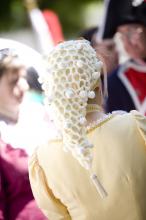 image Recreación de la Guerra de la Independencia en Segovia: Pañuelo de mujeres civiles de la época napoleónica