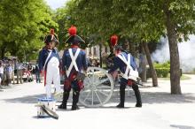 image Recreación de la Guerra de la Independencia en Segovia: Demostración de disparos con un cañón de la época napoleónica