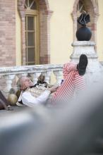image Recreación de la Guerra de la Independencia en Segovia: Soldado de las tropas napoleónicas durmiendo la siesta