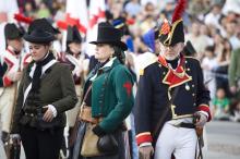 image Recreación de la Guerra de la Independencia en Segovia: Enfrentamiento de tropas españolas, napoleónicas y civiles junto al Acueducto de Segovia