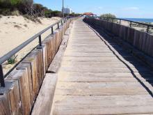 image Paseo de madera: bordeando la playa. Vistas de Isla Cristina (Huelva). 4