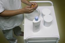 image Vendas frías: preparación del material para la retirada de la leche limpiadora