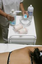 image Vendas frías: mezcla del líquido y agua