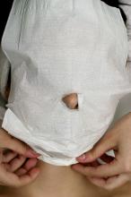 image Limpieza facial: finalización de la fase de desmaquillado. Paso 1