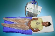 image Presoterapia: modelo con pantalón protector desechable