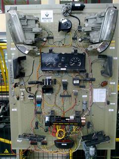 Montaje de circuitos eléctricos auxiliares