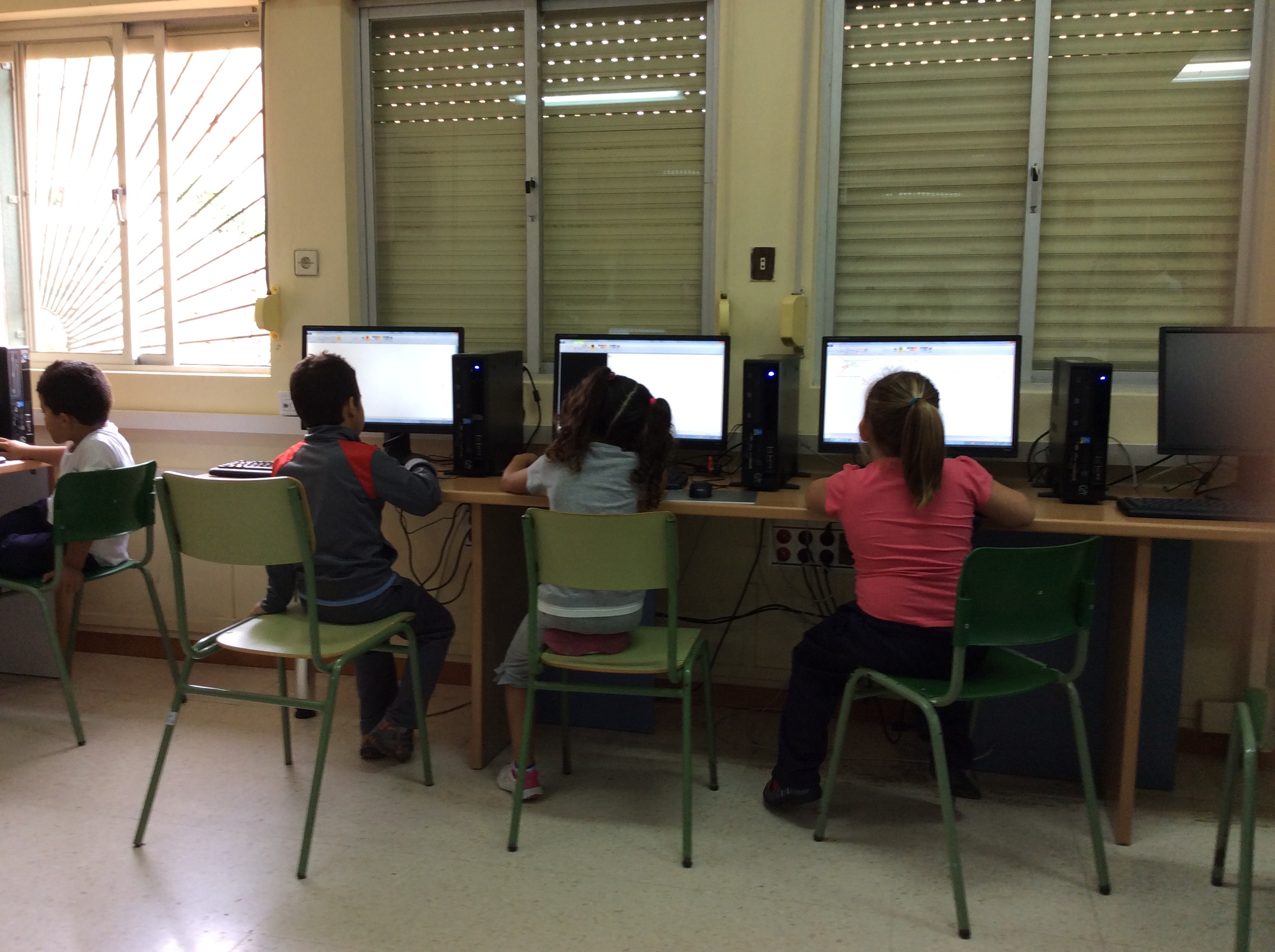 JOVENES PROMESAS DE LA INFORMÁTICA