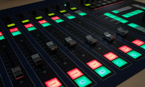 Cómo montar tu radio escolar: programas que necesitas y pasos.