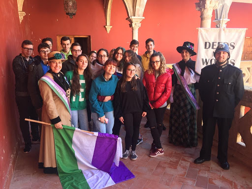 Taller de sufragistas: comprender que la lucha por la igualdad no es algo solamente de las mujeres, sino de toda la sociedad. Experiencia de aula de @josemtroyano 