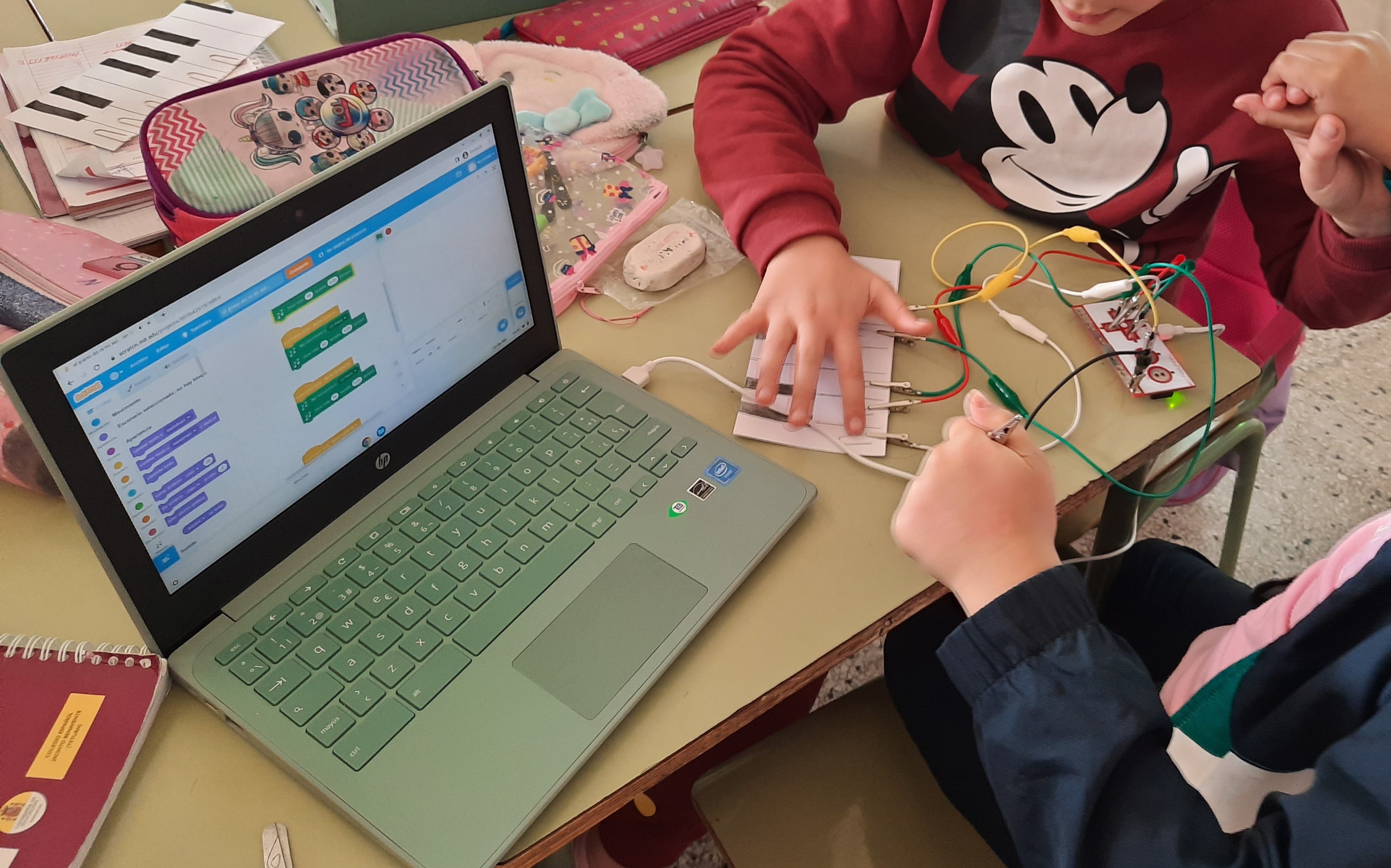 image for S.A._Actividad musical utilizando Scratch y los makey-makey.pdf