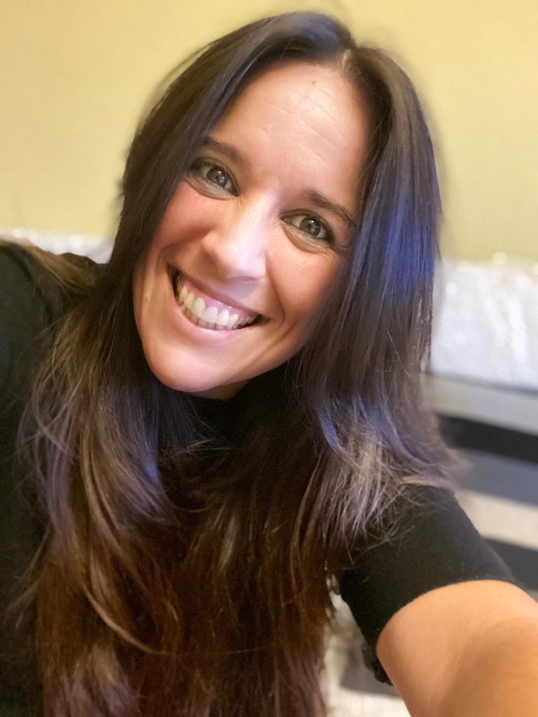 users photo Azahara Zain