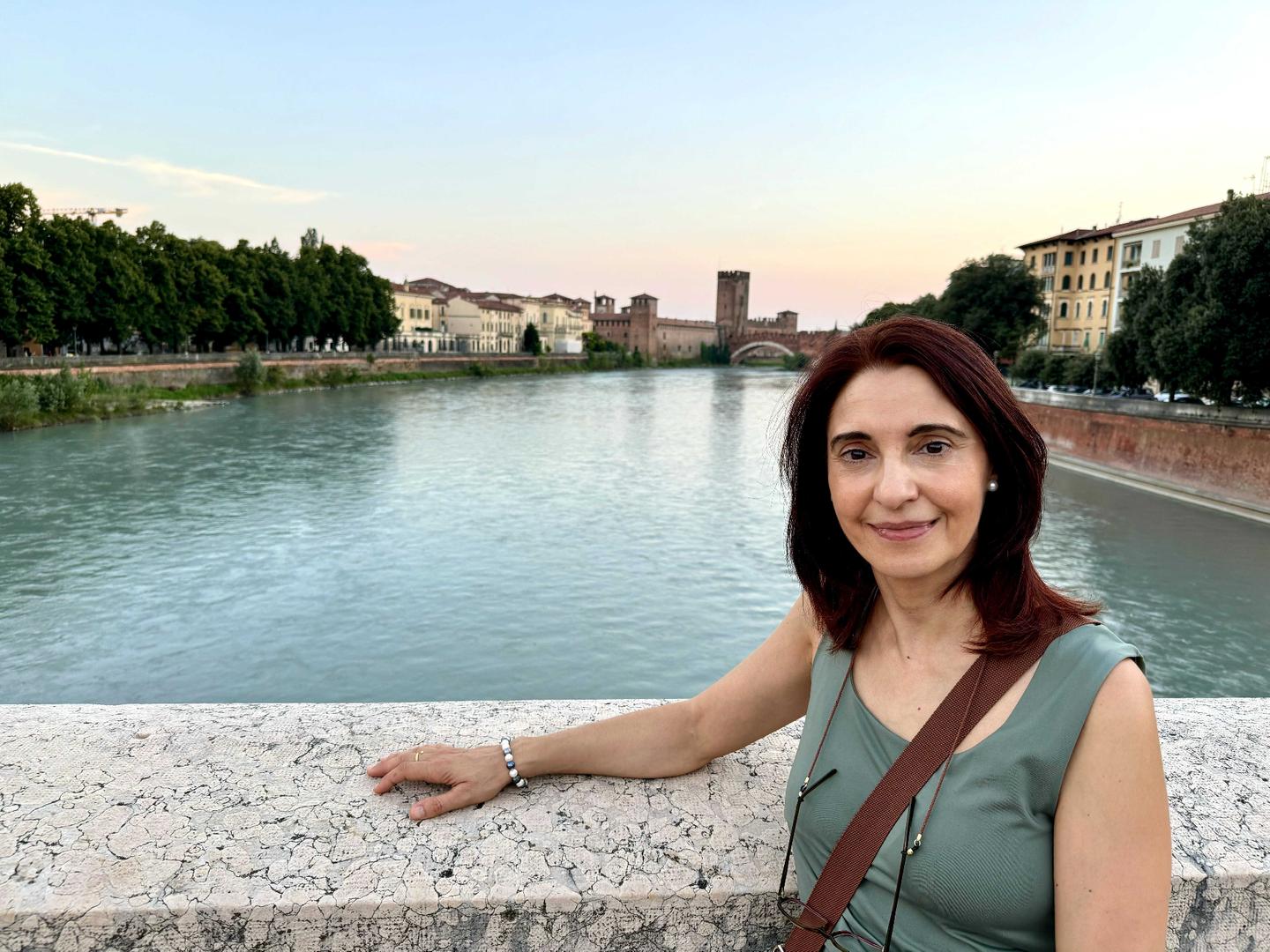 users photo ADELAIDA