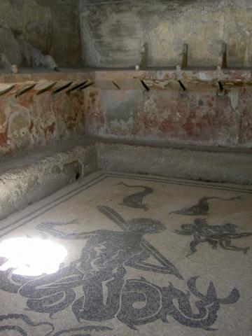 image Mosaico de figuras negras en Herculano