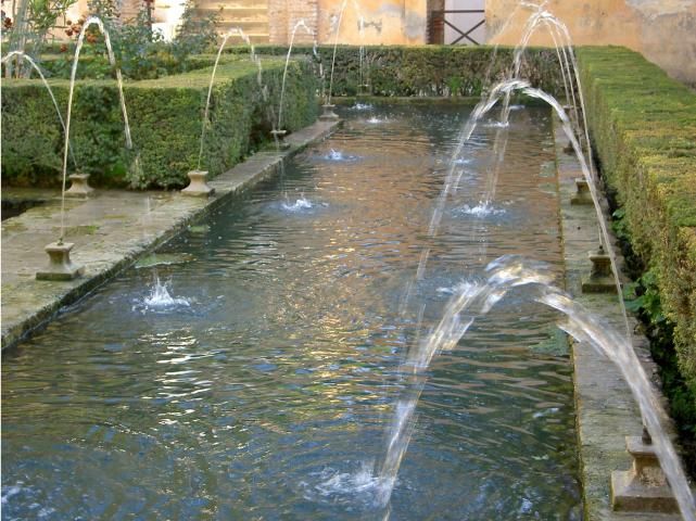 image Patio del Ciprés de la Sultana en el Generalife (Granada)