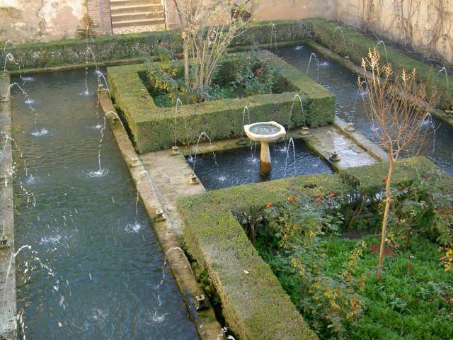 image Patio del Ciprés de la Sultana en el Generalife (Granada)